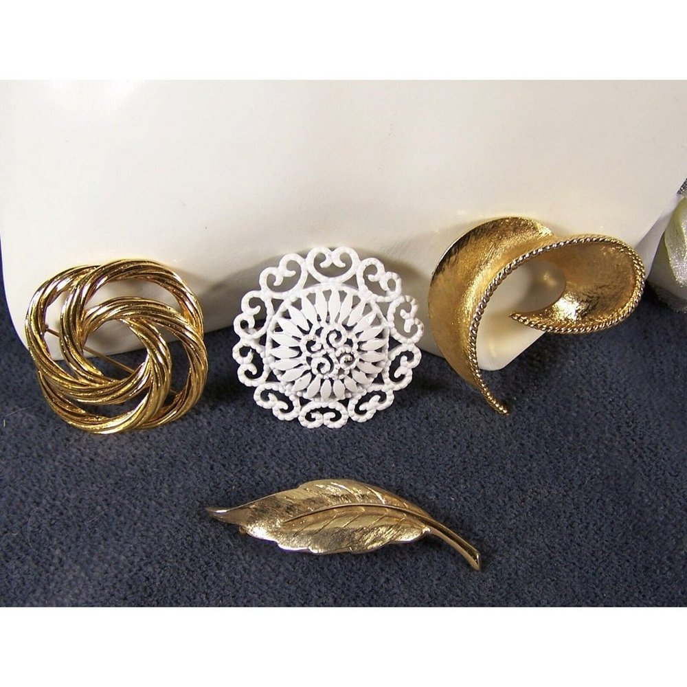 Monet Brooch Pins Four Pieces Gold Tone White Enameled Vintage Lot